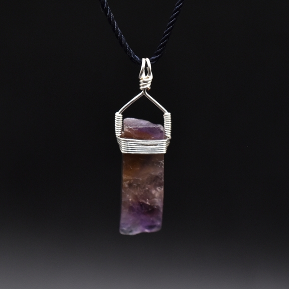 Beautiful amethyst wire wrapped pendent - Picture 2 of 6